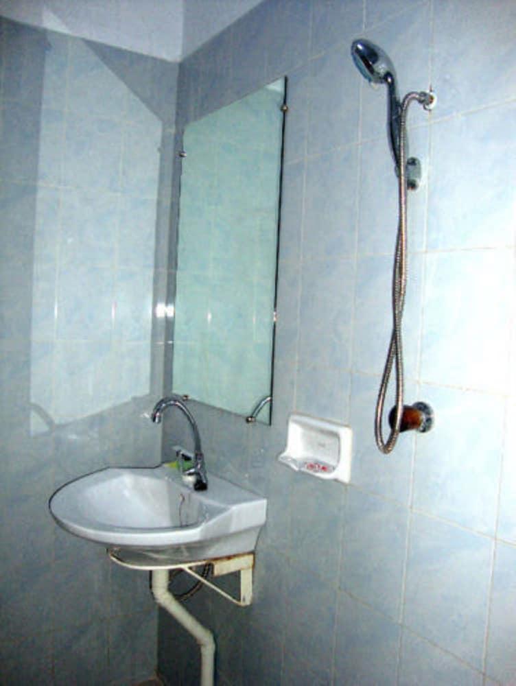 Aung Tha Pyay Hotel 3 Γιανγκόν Εξωτερικό φωτογραφία