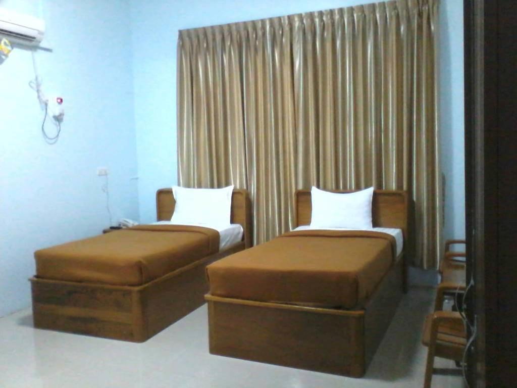 Aung Tha Pyay Hotel 3 Γιανγκόν Δωμάτιο φωτογραφία