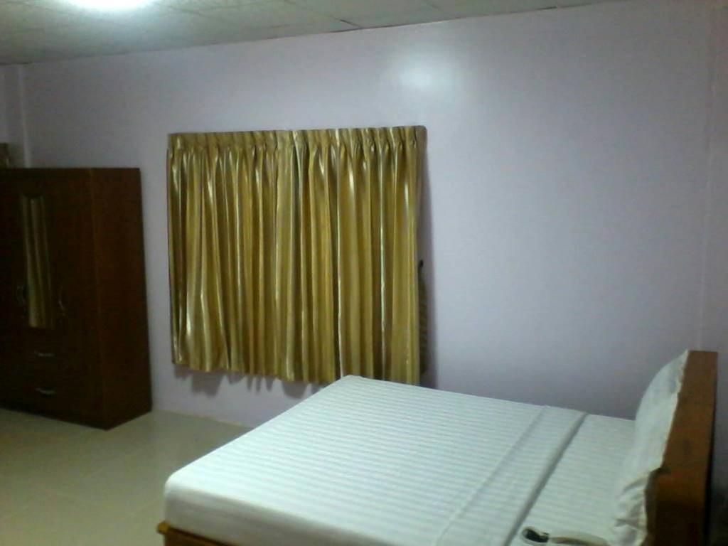 Aung Tha Pyay Hotel 3 Γιανγκόν Δωμάτιο φωτογραφία