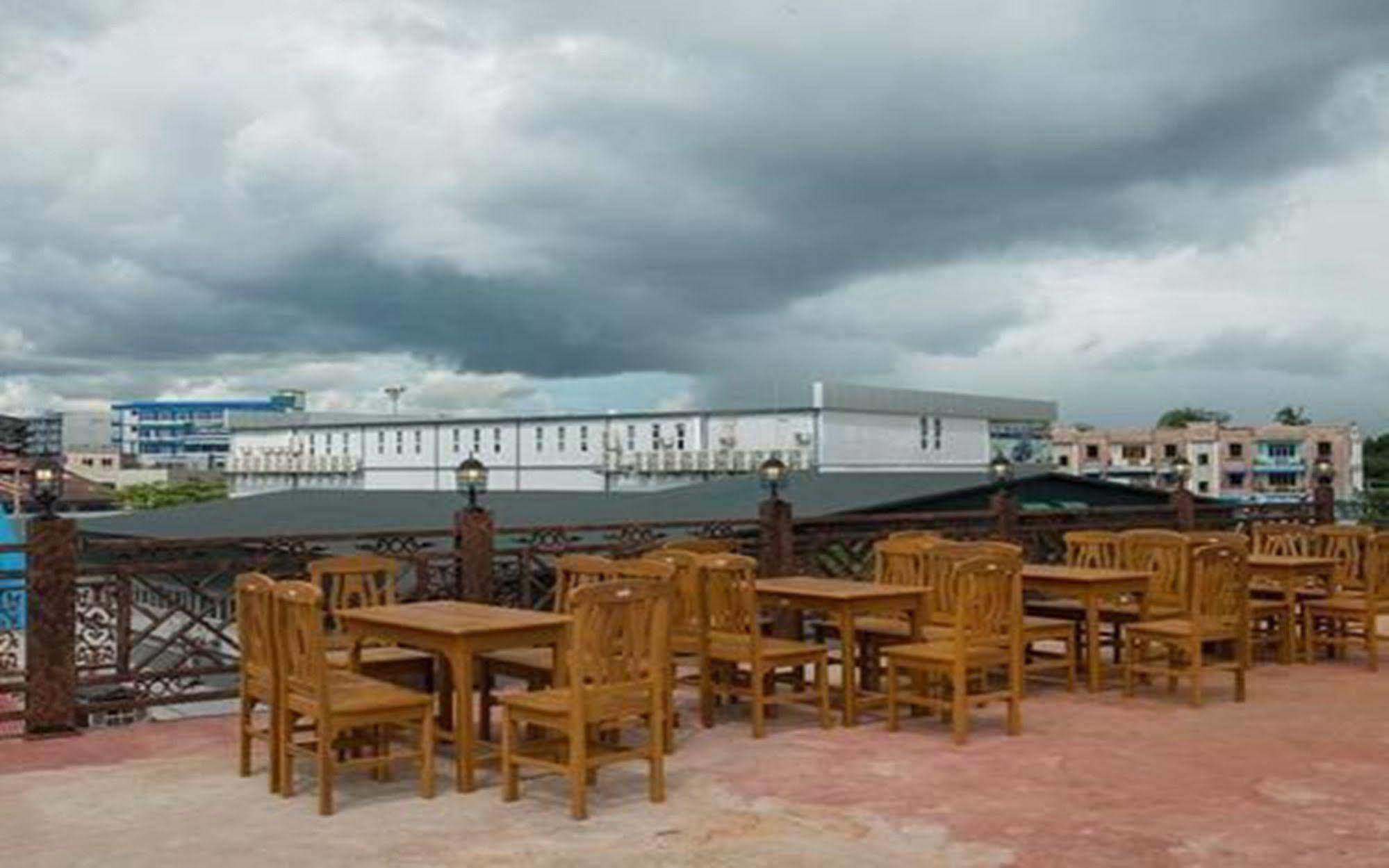 Aung Tha Pyay Hotel 3 Γιανγκόν Εξωτερικό φωτογραφία